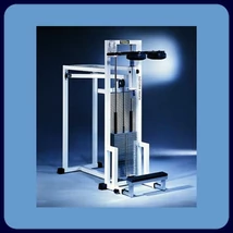 ÁLLÓ VÁDLI GÉP - Technogym Isotonic