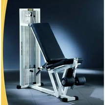ÜLŐ LÁBFESZÍTŐ GÉP - Technogym Isotonic
